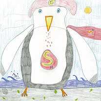 Gezeichnetes Möwen-Maskottchen mit roter Mütze und Umhang, auf dem jeweils ein gelbes 'S' auf rotem Grund zu sehen ist, steht vor einer Wasserfläche mit Wellen und einem gelben Kreis am Himmel